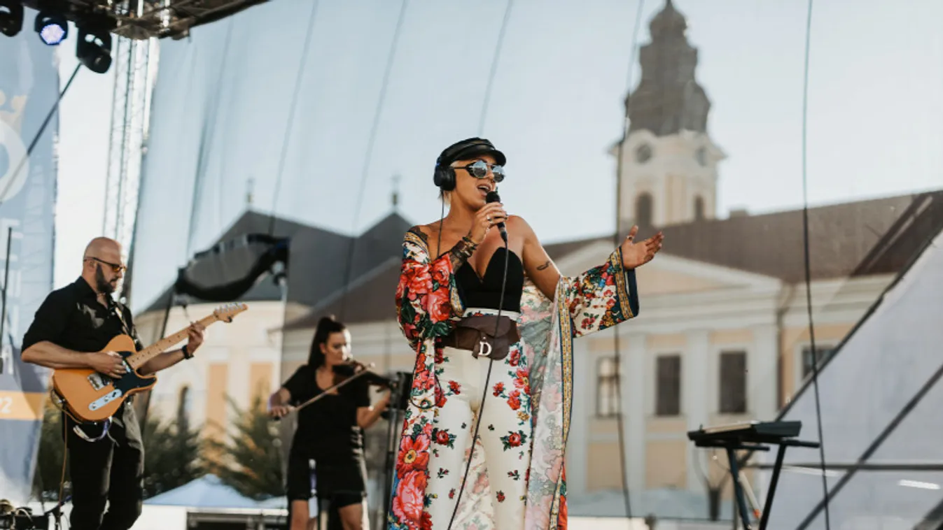 Tóth Gabi: Egy hangos, szűk réteg gyűlölködik