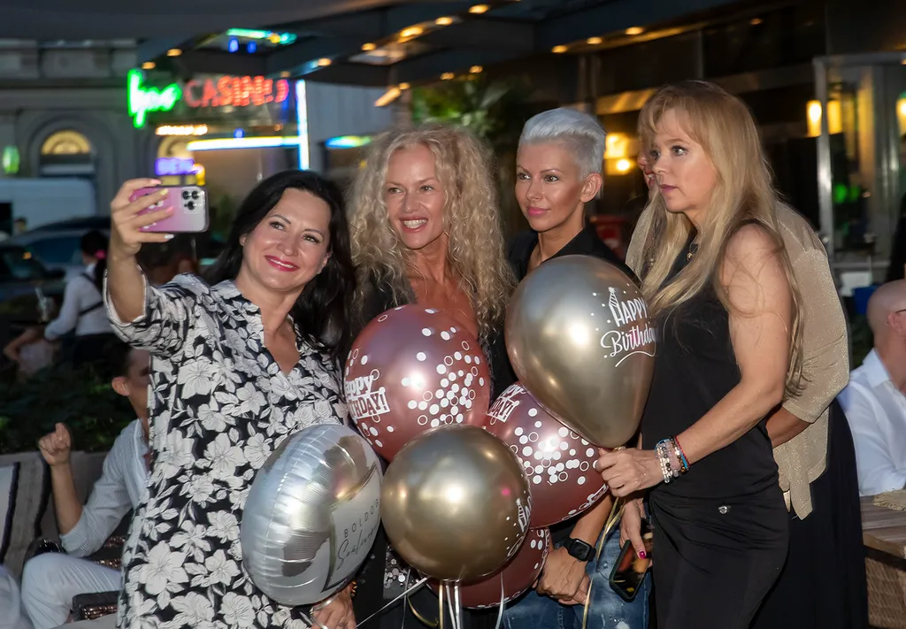 Berki Mazsi, Cini, Magdi anyus, Grofo