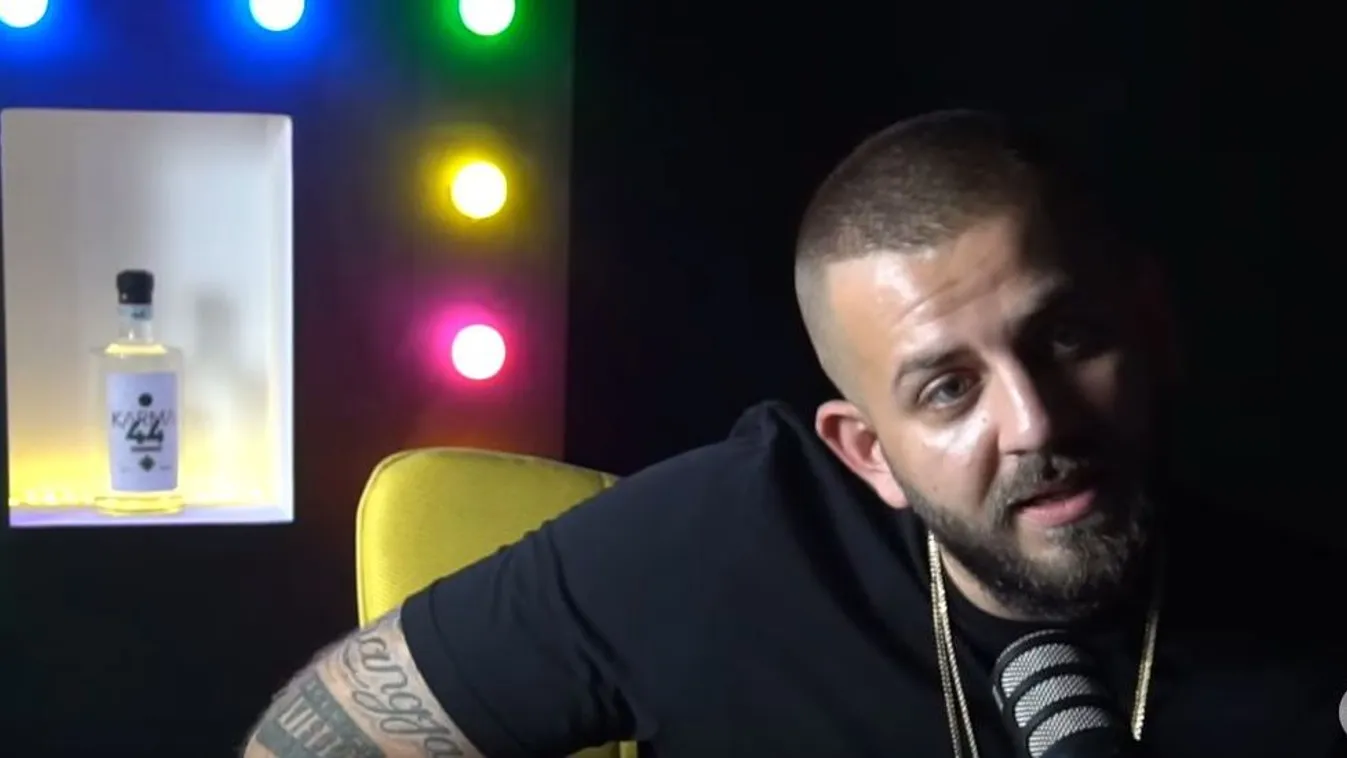 G.w.M olyat rajoskodott, hogy a fal adja a másikat - Fotó