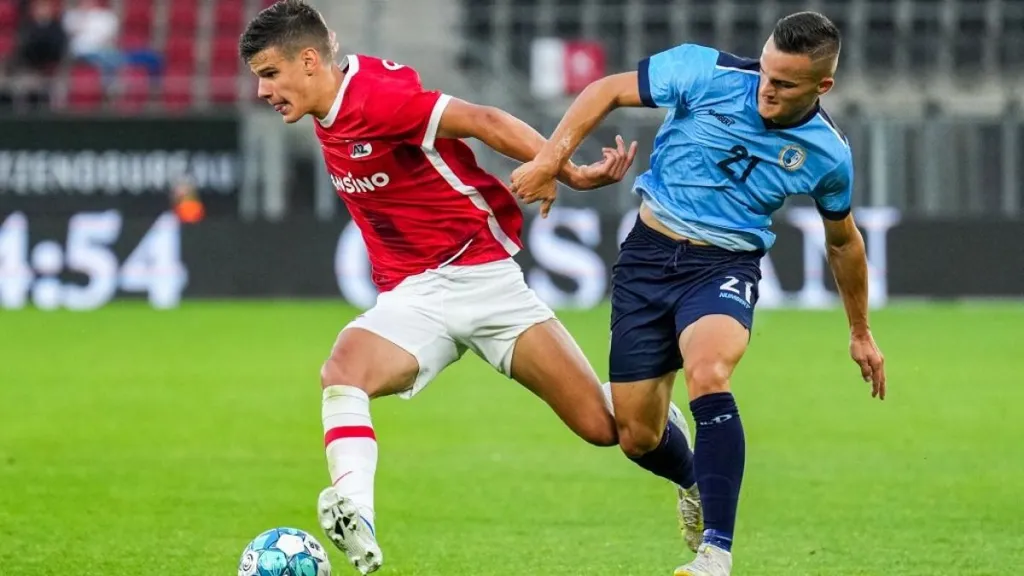 Kerkez (balra) a holland bajnokságba már berobbant 18 évesen, most jöhet a magyar válogatott!