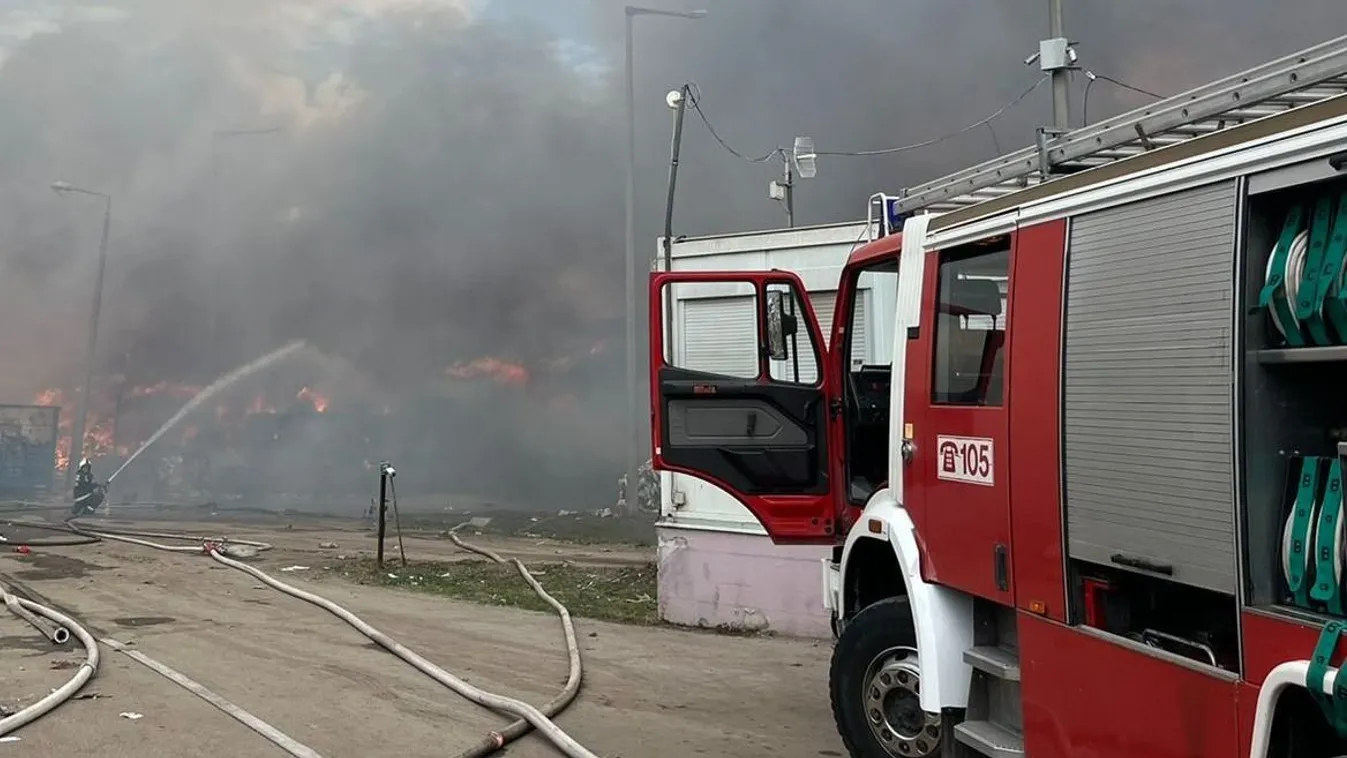 Felcsaptak a lángok: 7 házból kellett kimenekíteni embereket
