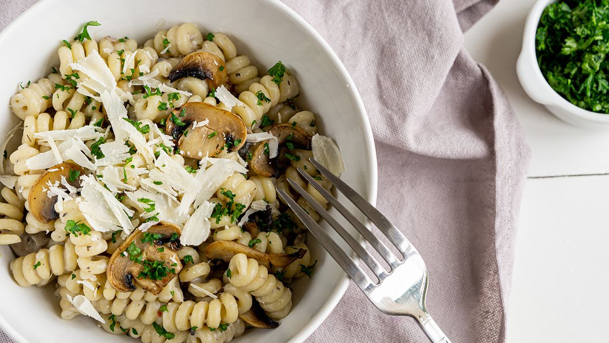 Italian,Pasta,With,With,Creamy,Mushrooms,,Parmesan,And,Persil,In