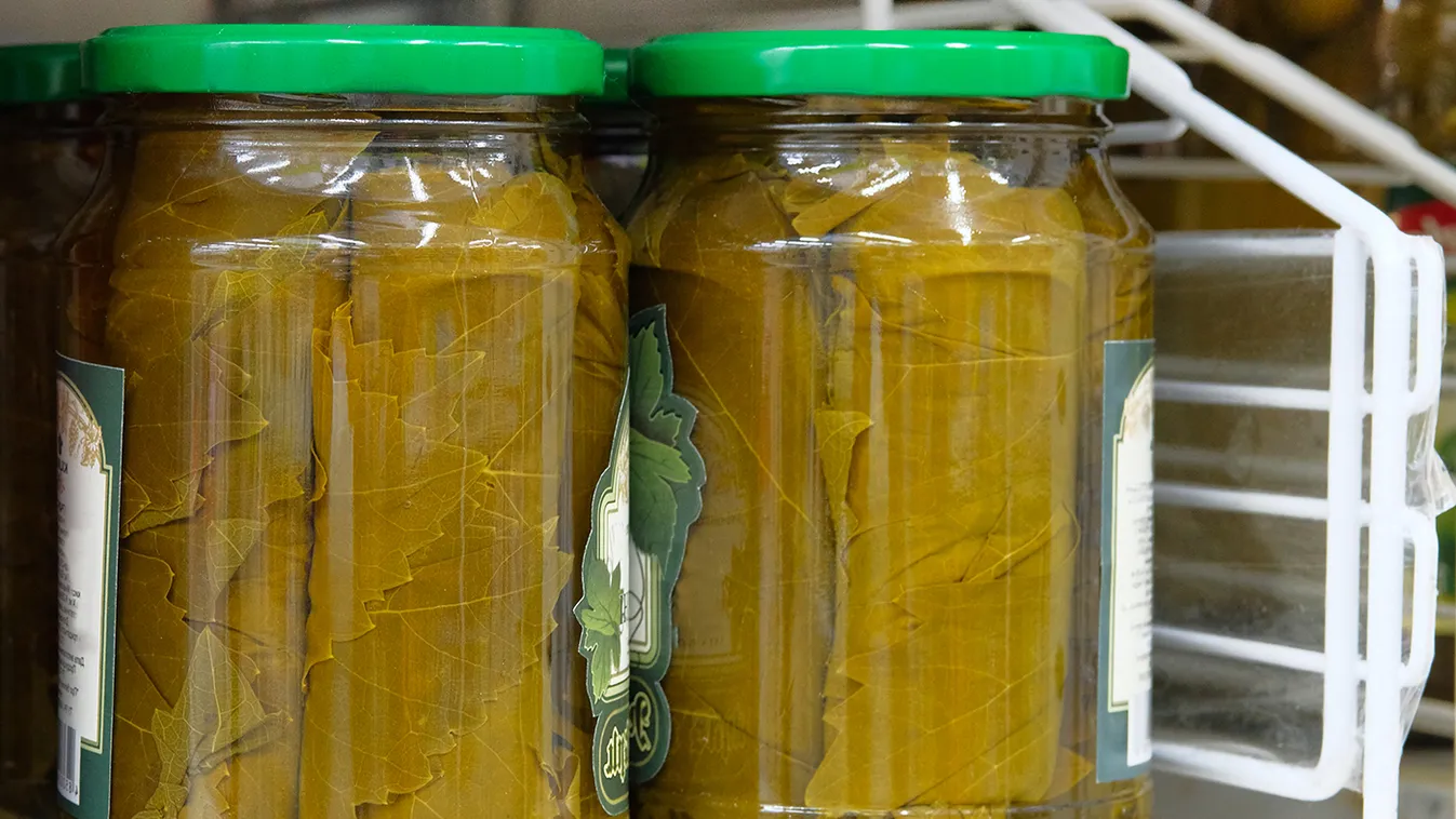 Ezért tedd üvegbe a szőlő és a torma levelét