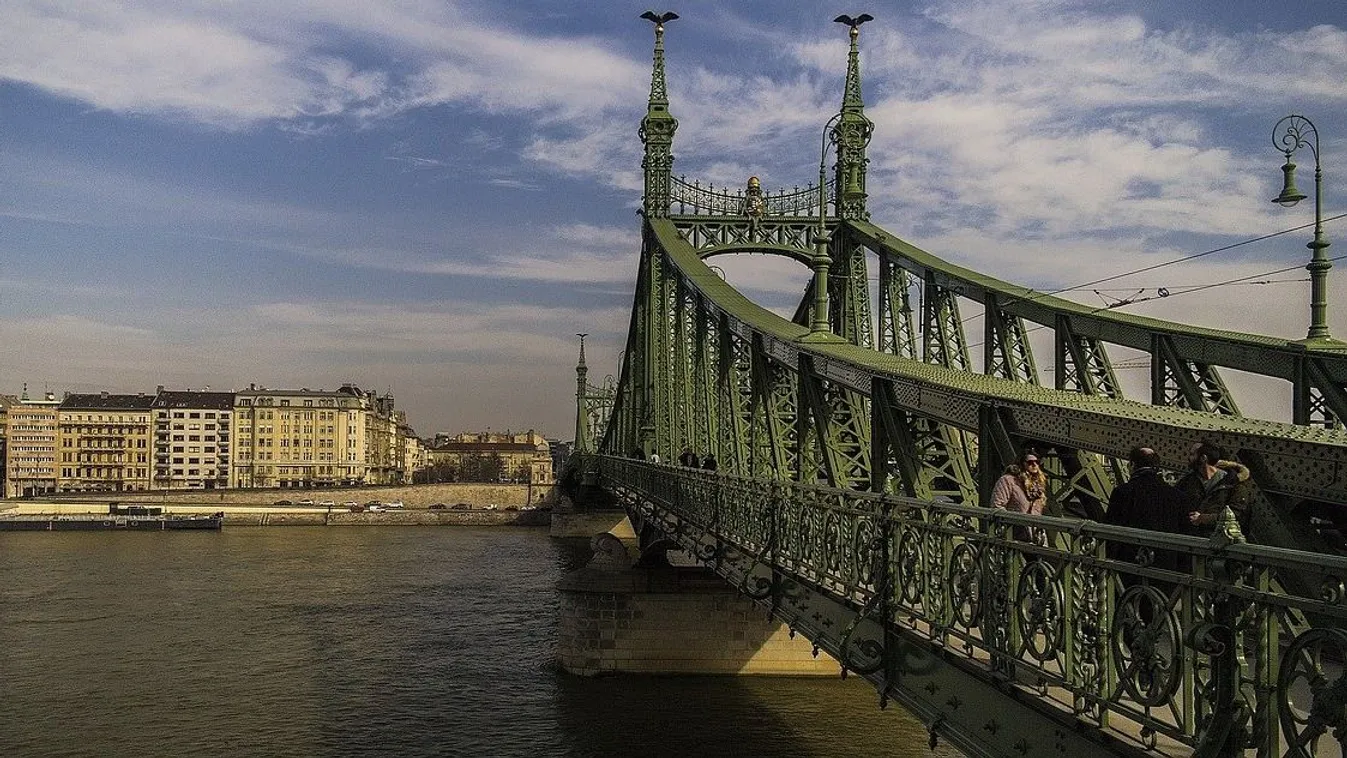 Lezárják, 5 órán át nem használható a Szabadság híd