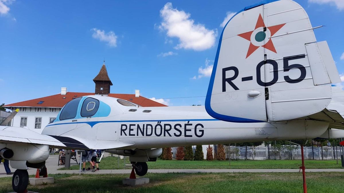 A Balatonból halászták ki a bombázót – videó