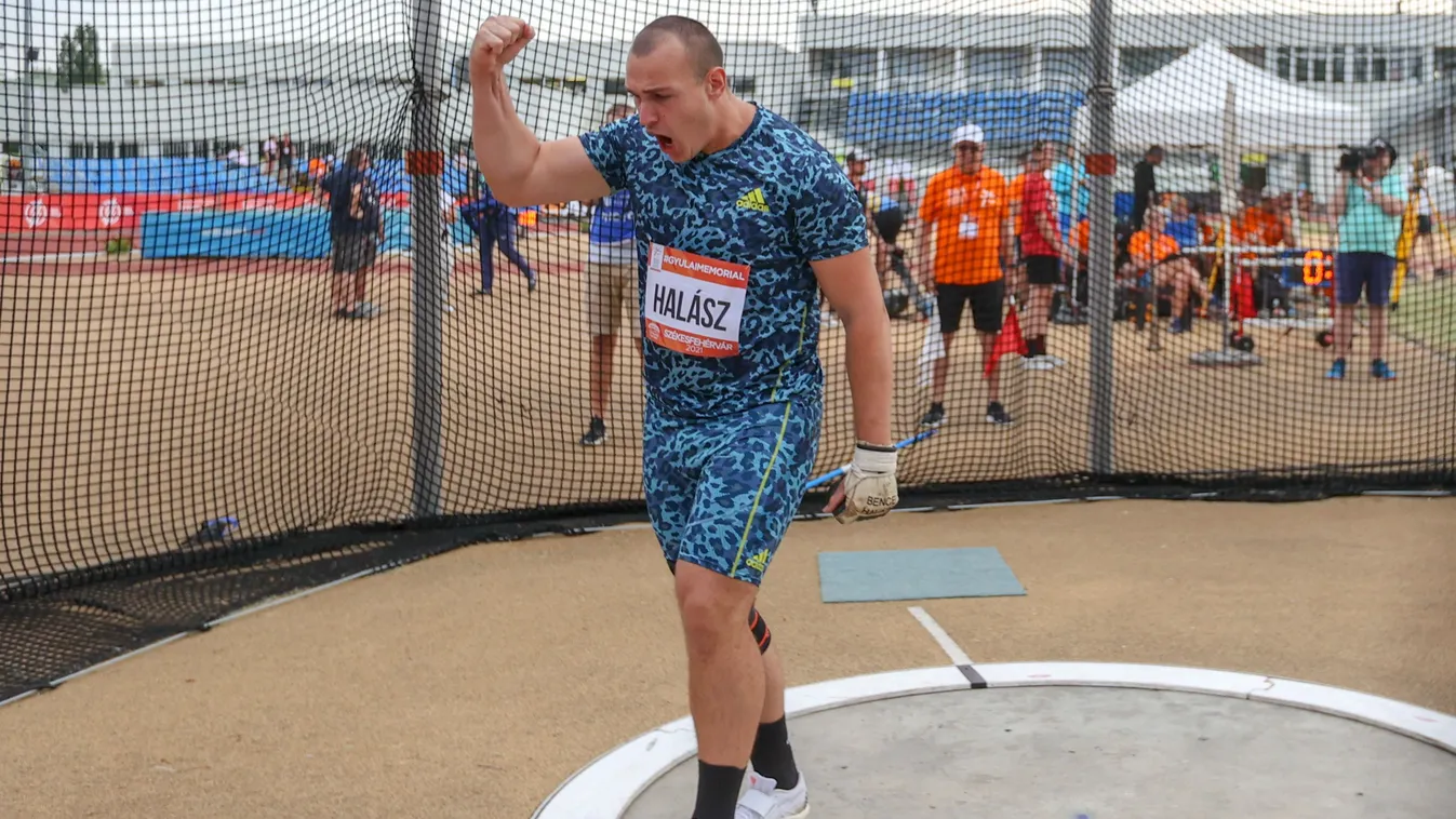 Magyar sztár küld ajándékot a világbajnok focistának