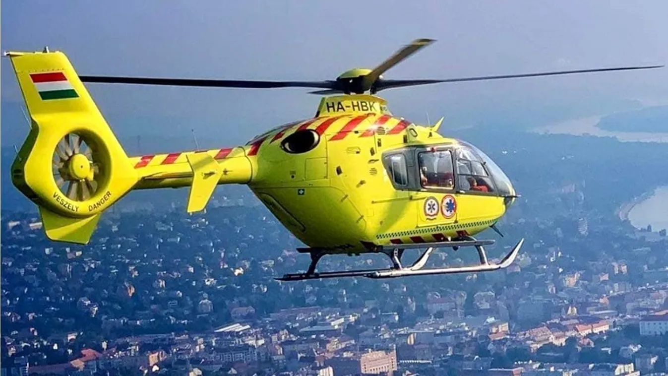 Mentőhelikopter az M3-as autópályán: halálos tömegbaleset