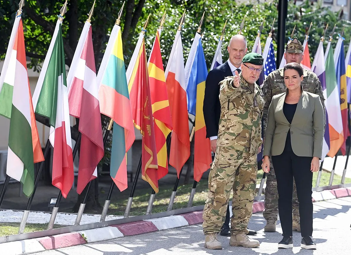 MEZEI Zsolt; NOVÁK Katalin; SZALAY-BOBROVNICZKY Kristóf