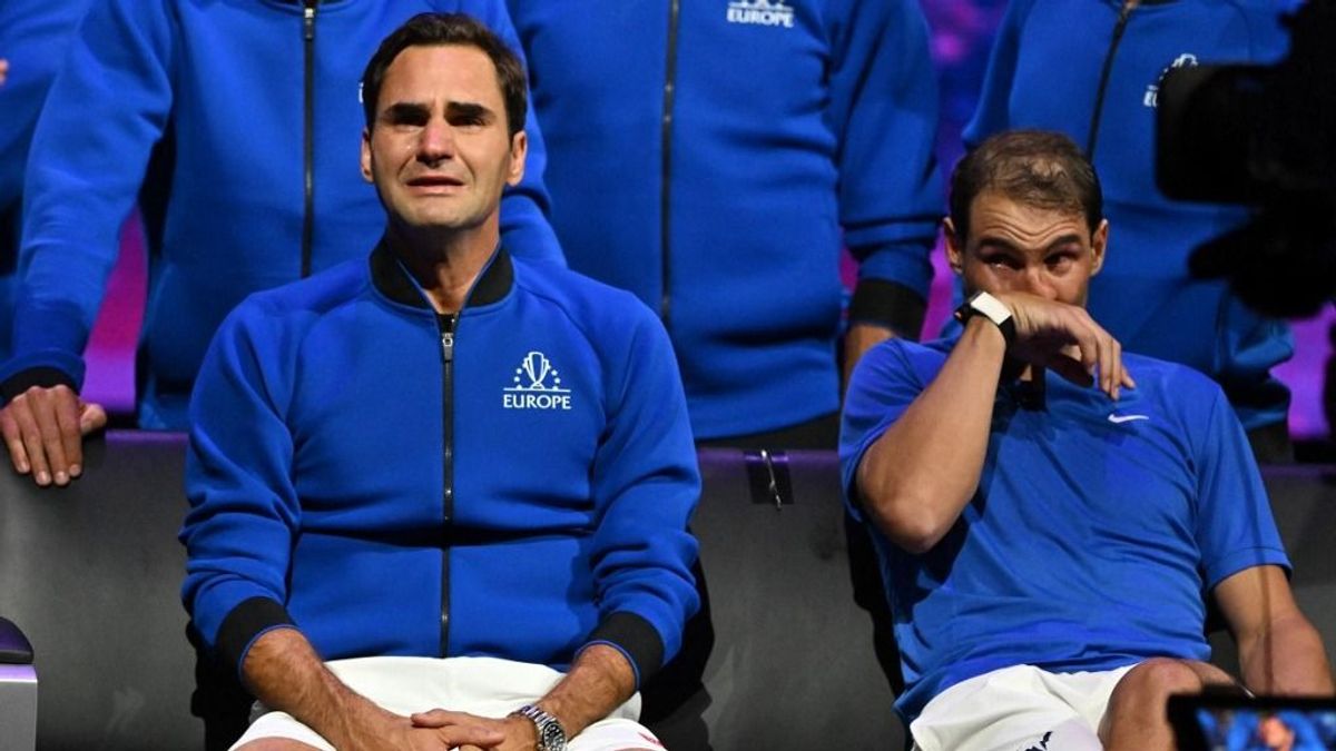 Amikor az ellenfél baráttá válik: egymás kezét fogva, zokogva búcsúzott Roger Federer és Rafael Nadal