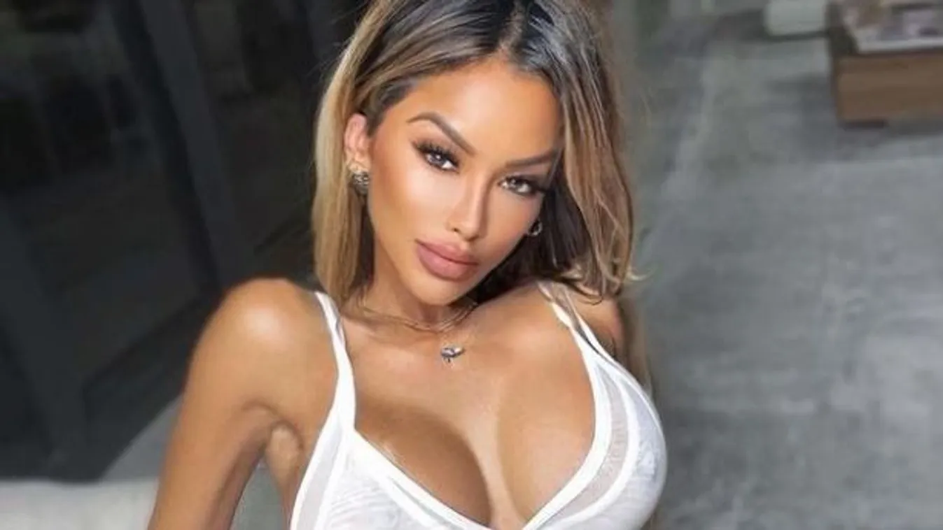 Mindene látszik a kerek mellű színésznőnek