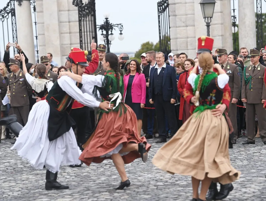ZSURÁFSZKY  Zoltán; NOVÁK Katalin