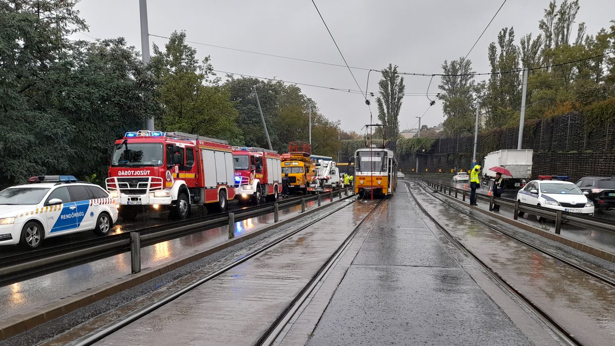 Hatalmas a torlódás: brutális baleset történt a Rákóczi hídnál - Fotó