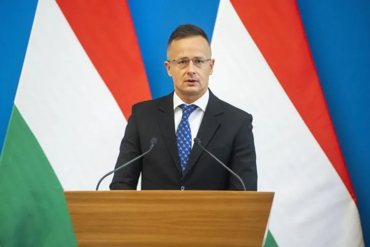 SZIJJÁRTÓ Péter
