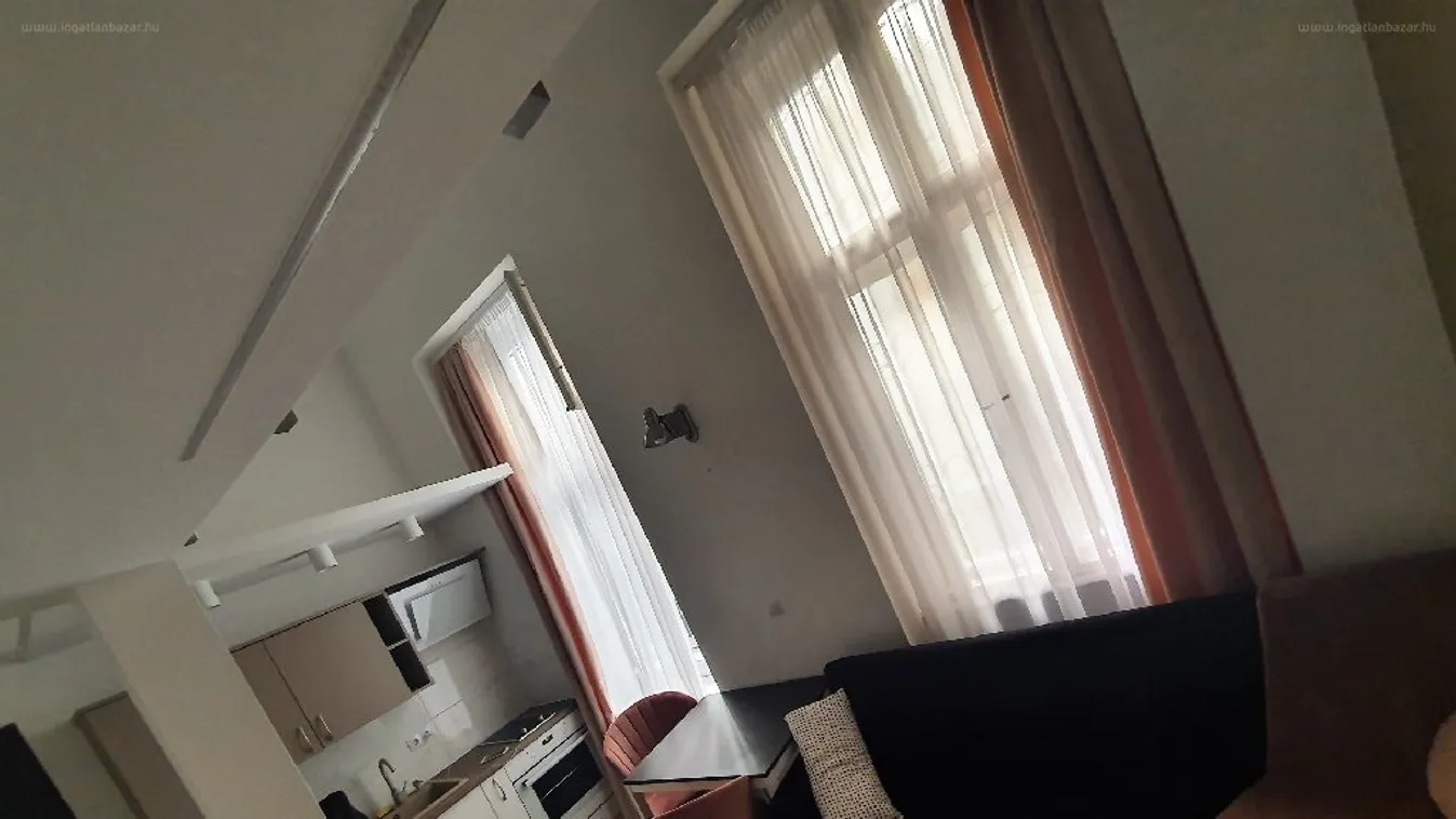 Lakna 19 nm-en? Na, és a Palotanegyedben?