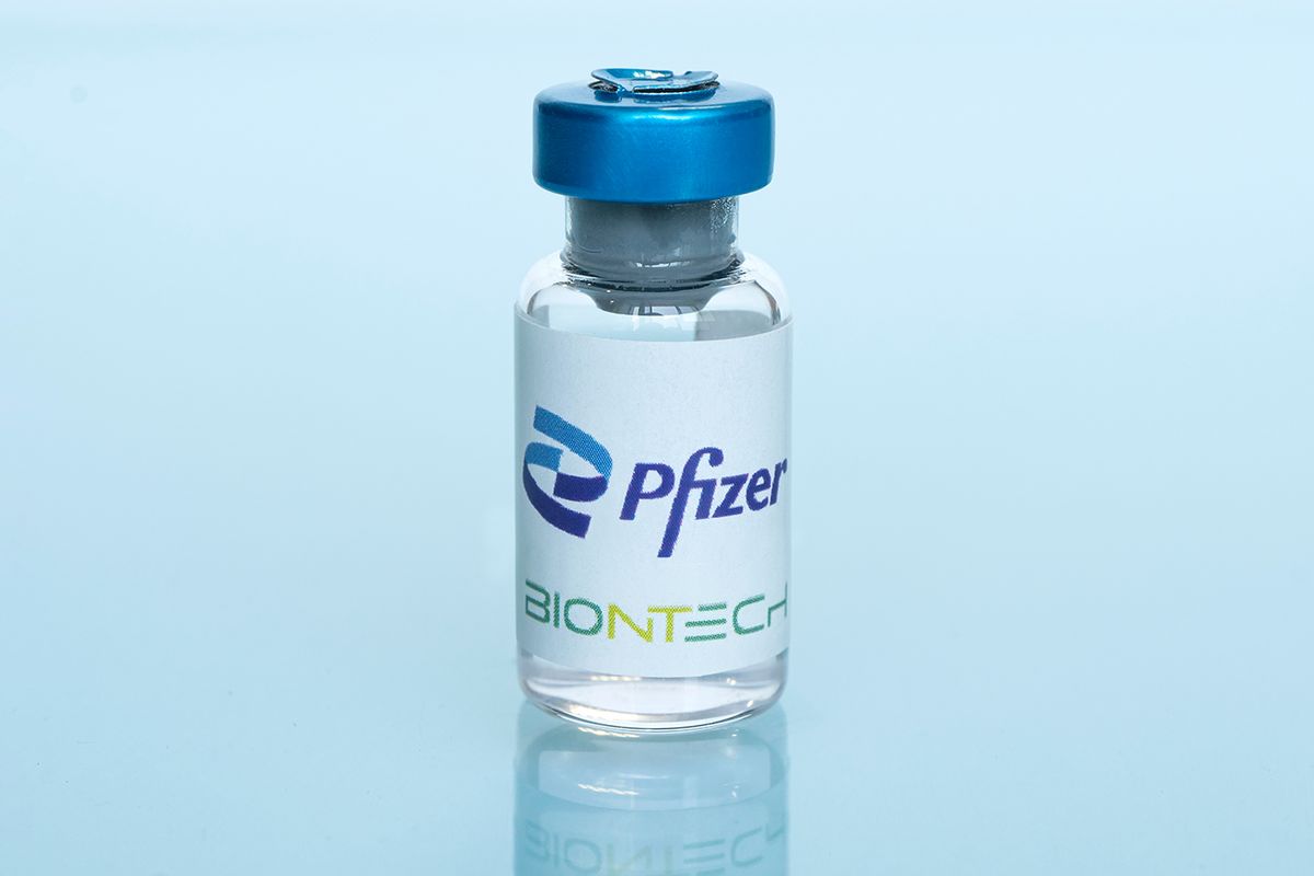 Glass,Bottle,And,Logos,Pfizer,And,Biontech,On,A,Blue