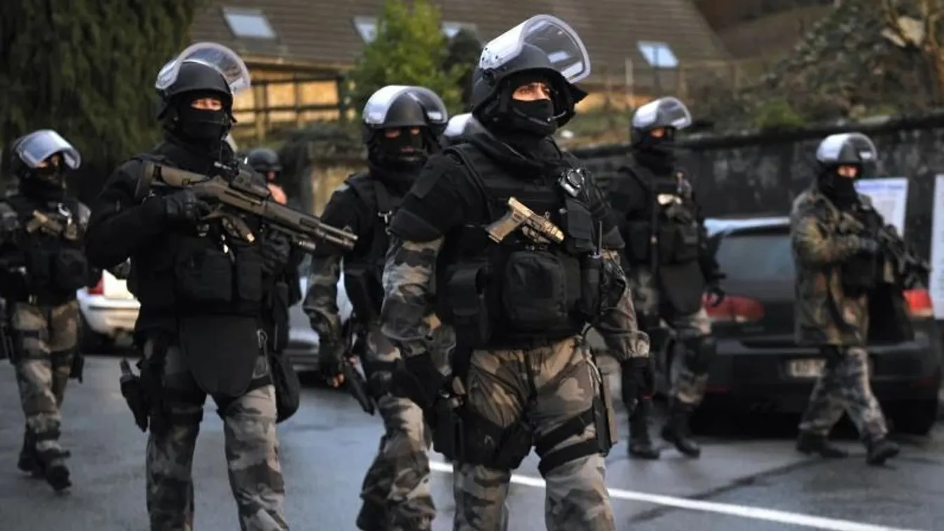 Terrortámadásokra számítanak a franciák, nő a készültség