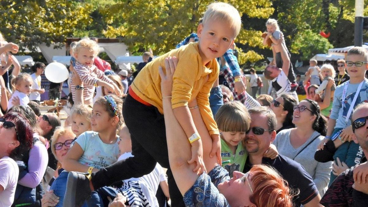 Pontban 11 órakor: gyereket a magasba!