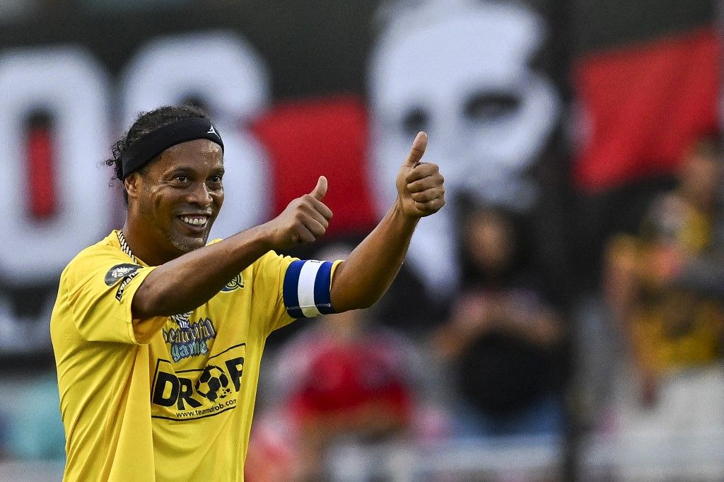 Football: Celebrity match, 'The Beautiful Game', with legends Ronaldinho and Roberto Carlos serving as captains
