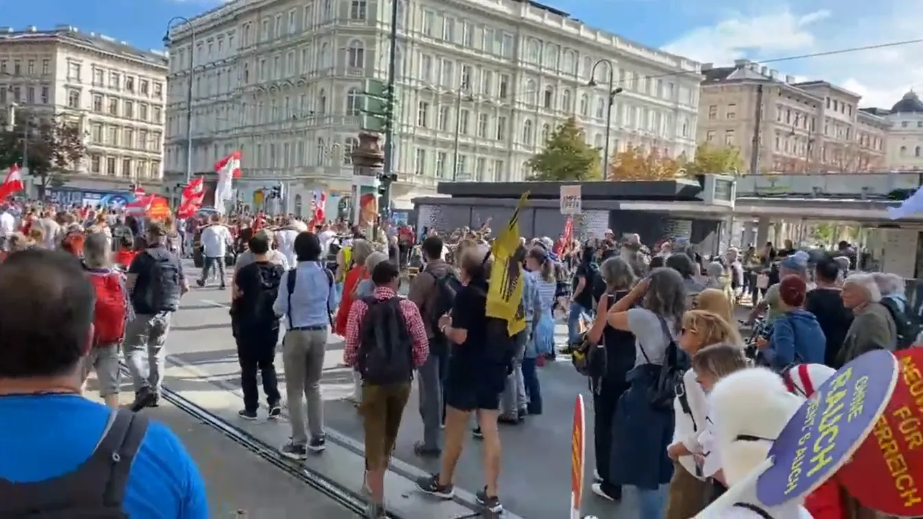 Több ezren tüntettek a szankciós politika ellen Bécsben