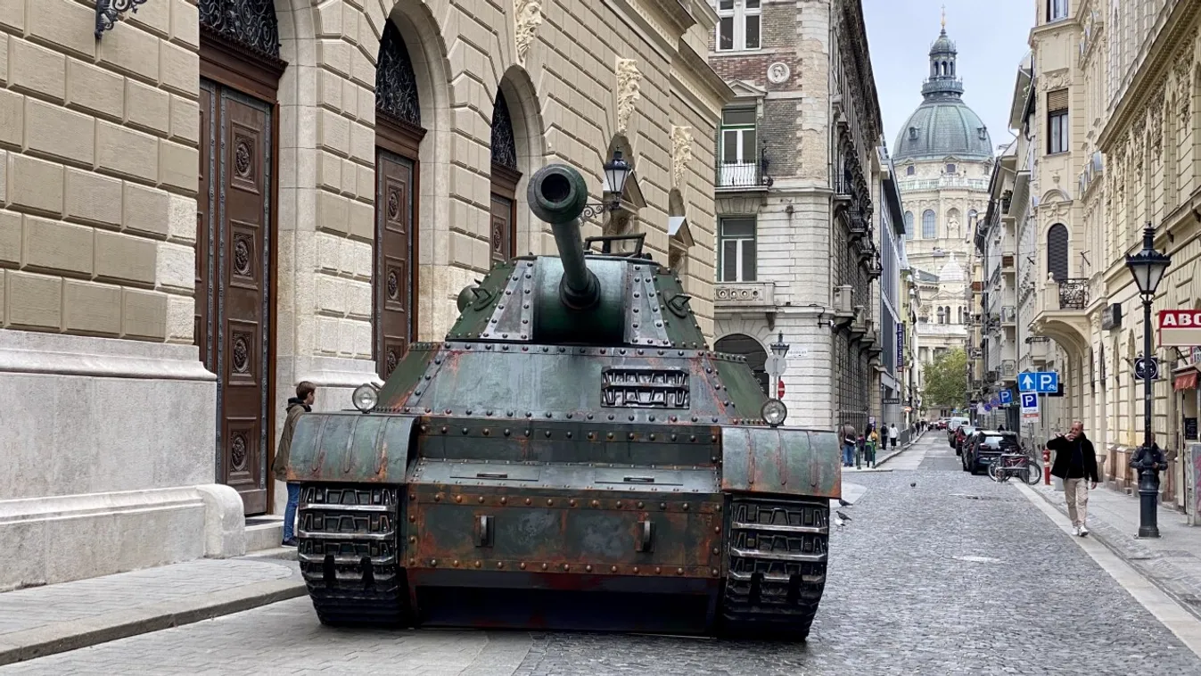 Tankot láttak Budapesten a VI. kerületben