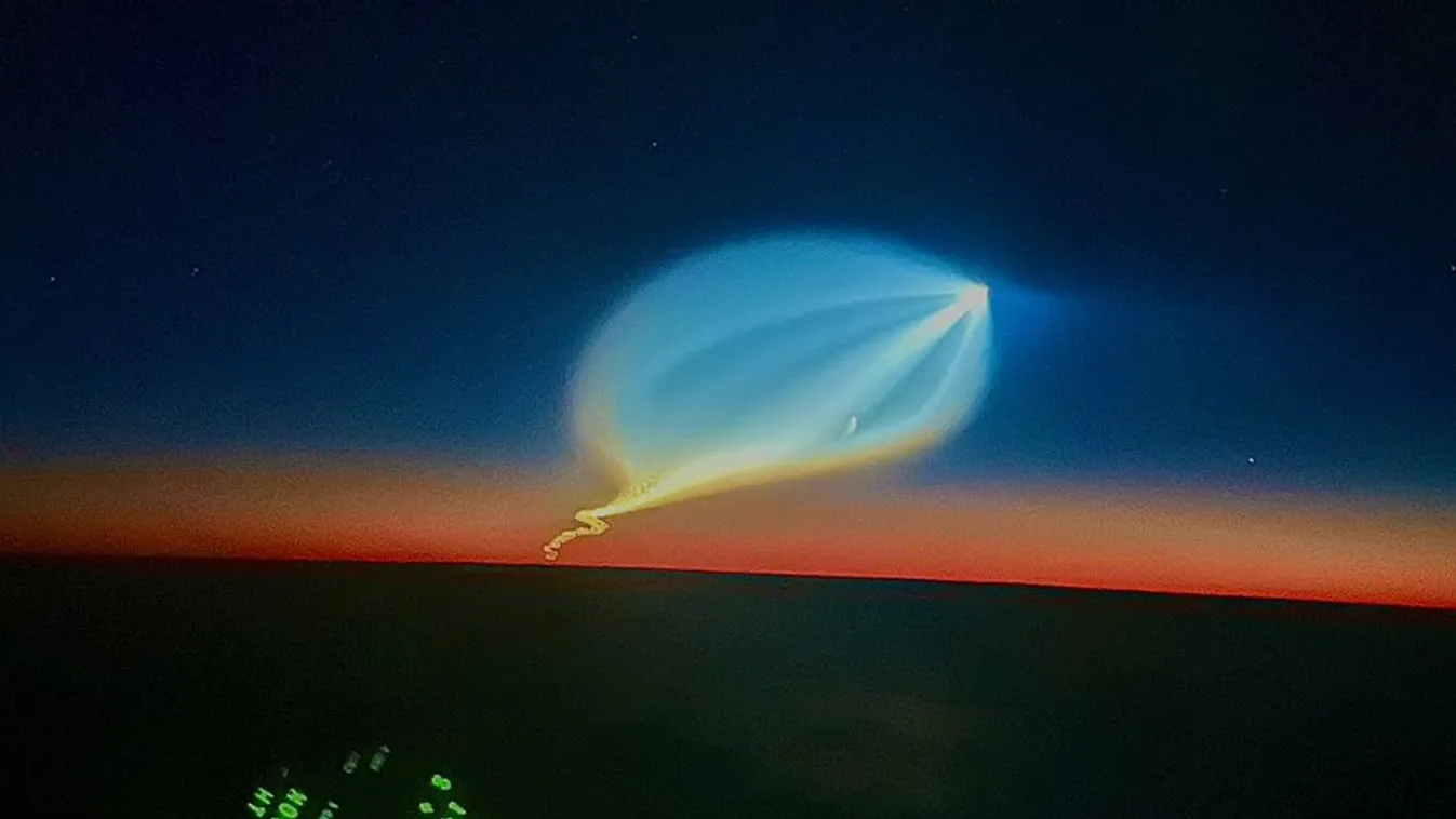 Sokkot kaptak az amerikai légierő pilótái, rejtélyes fények jelentek meg az égen - Fotó