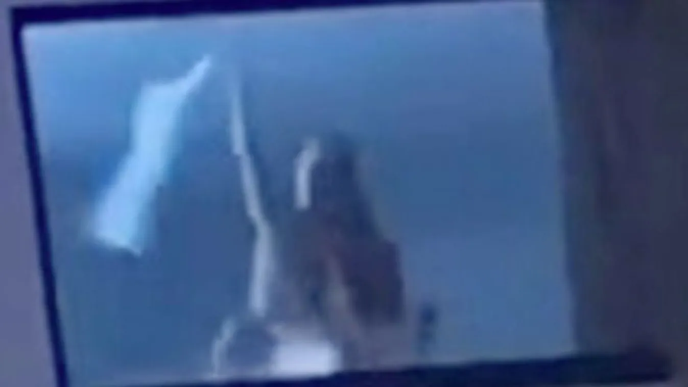 A hotelszobában jött a vad orgazmus, lefotózták a párt