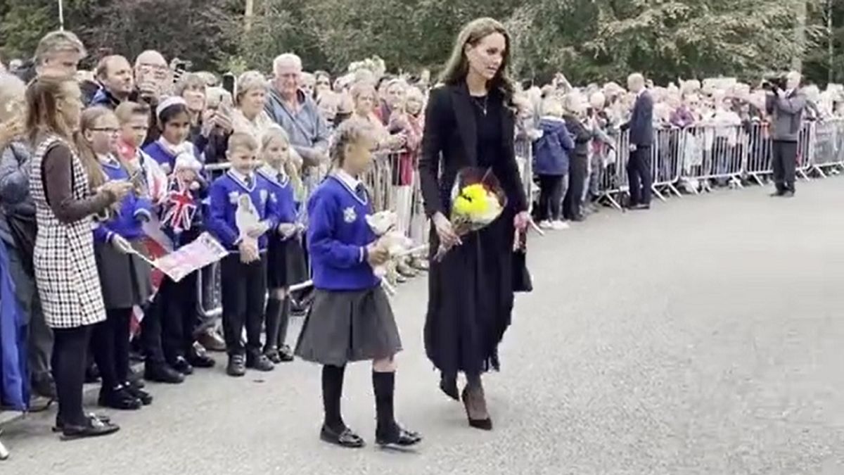 Könnyfakasztó dolgot tett Katalin hercegné a királynő emlékére - Videó