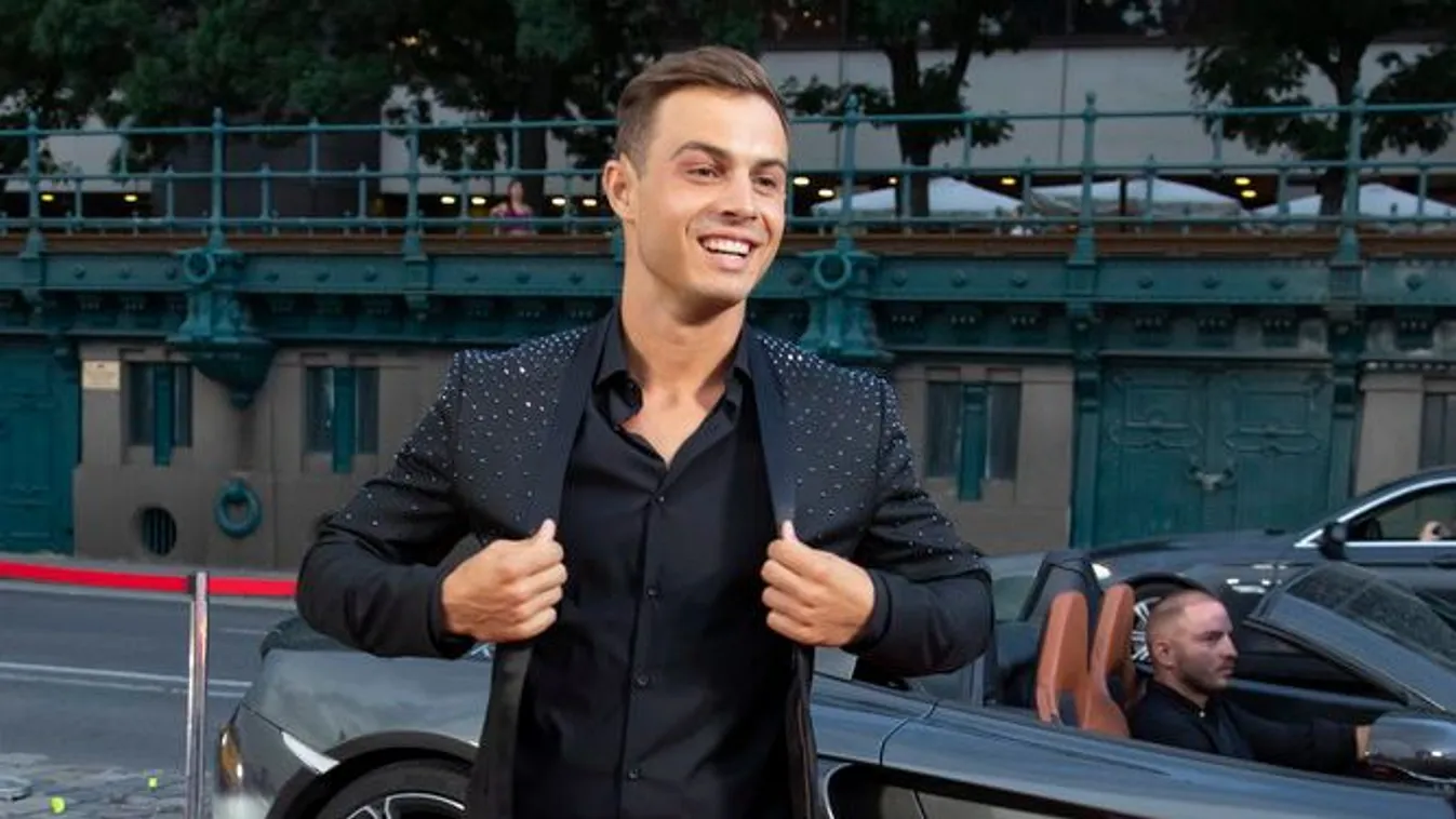 Kempf Zozo a barátnőjével és az exével egyszerre bulizott