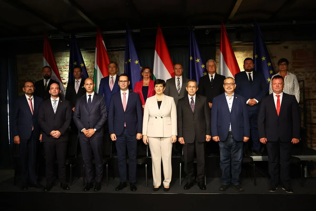 VARJU László; KORDÁS László; MOLNÁR Csaba; DOBREV Klára; BENEDEK Szilveszter; KÁLMÁN Olga; BODNÁR Zoltán; KOMÁROMI Zoltán; GY. NÉMETH Erzsébet; DÁVID Ferenc; RÓNAI Sándor; SZANISZLÓ Sándor; SZITKA Péter; ARATÓ Gergely; OLÁH Lajos; M