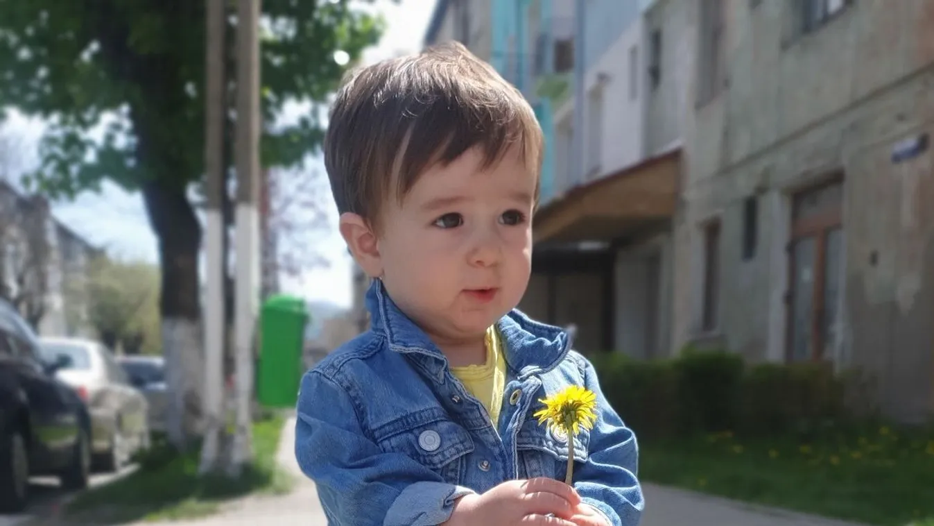 Kizuhant a 4. emeletről egy egyéves kisfiú