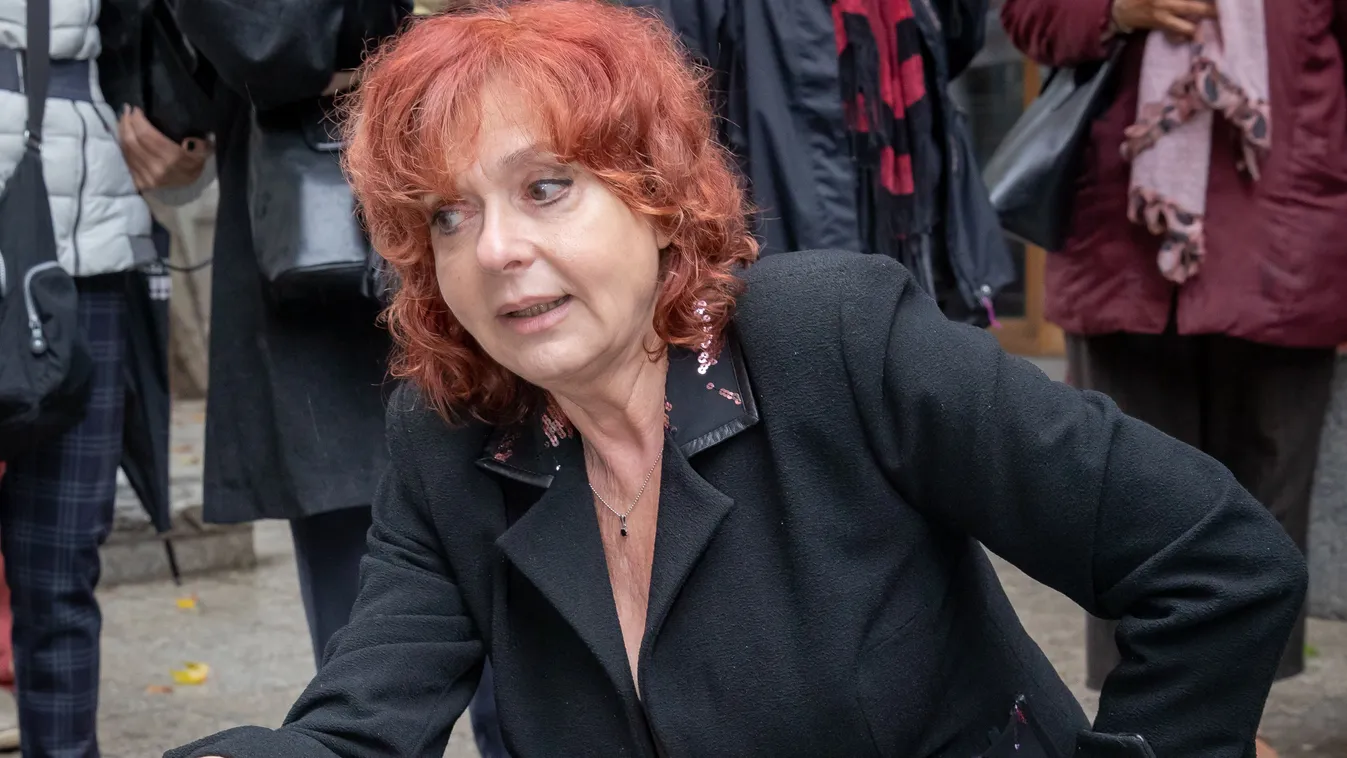 Aggódnak a rajongók: Hernádi Judit minden előadását lemondta