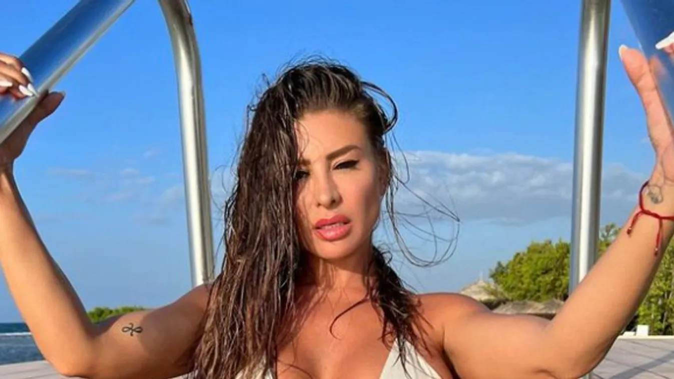 Felforr a levegő a szexistennő fotóitól +18