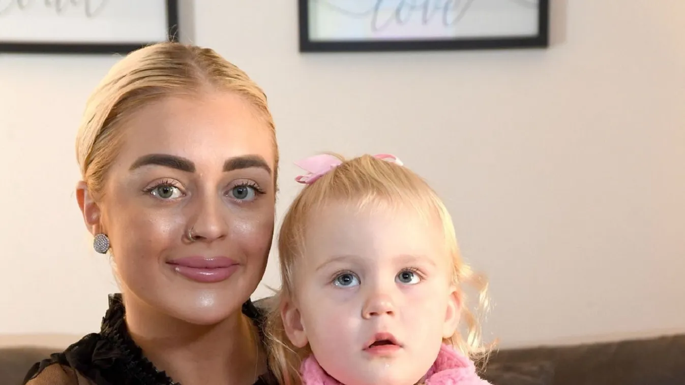 Nem hagyhatják magára a 2 éves Dollyt a betegség miatt