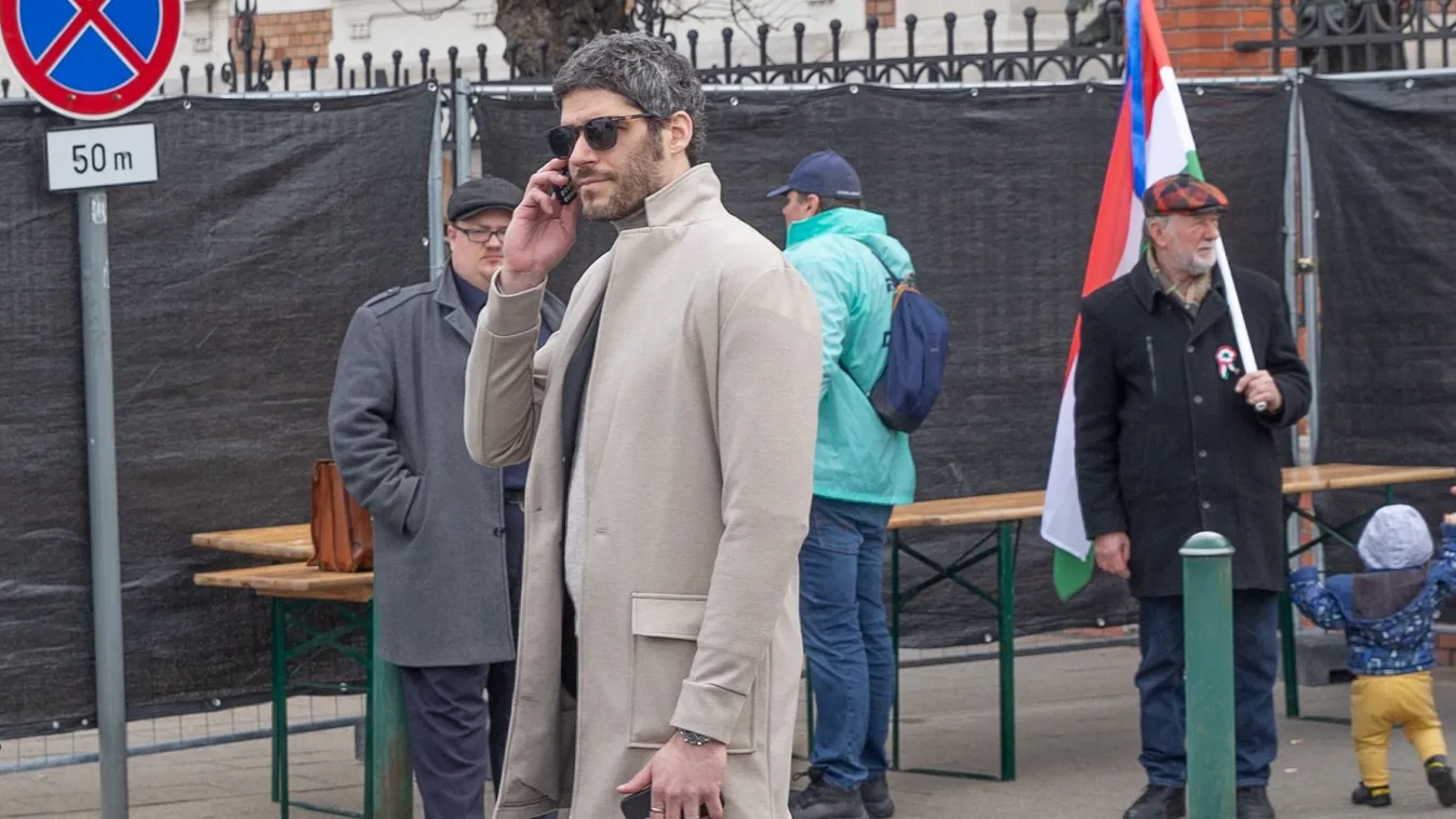 Ennyiért vett magának villát a magyar dollárbaloldal főnöke