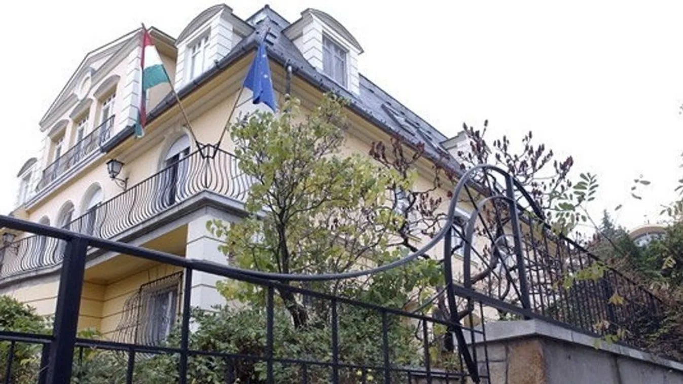 Gyurcsány a  nehéz éveiről posztol a százmilliós villából