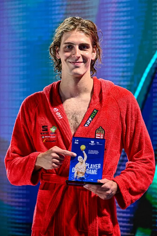 Vogel Soma a Benedek-díjjal a Montenegró ellen 12-8-ra megnyert budapesti vb-meccs után