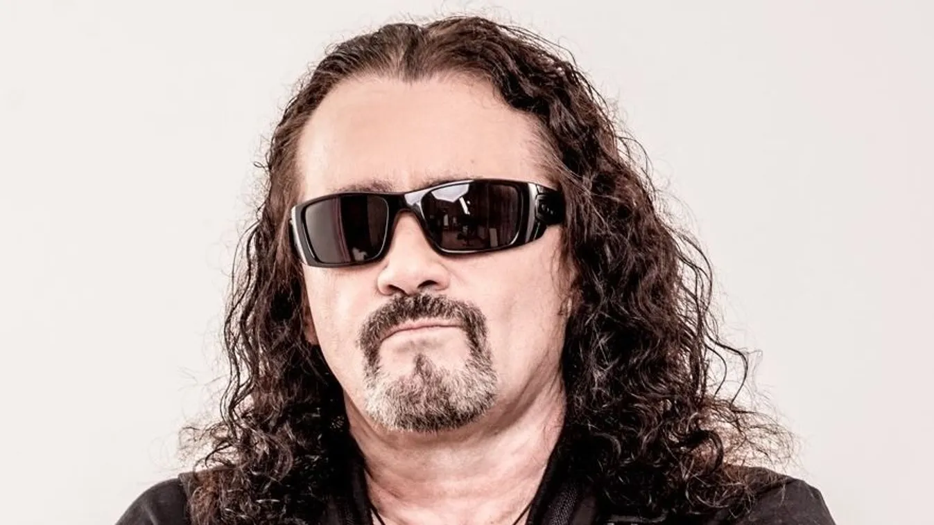 Aggasztó hírt jelentett be a legendás magyar rockzenész