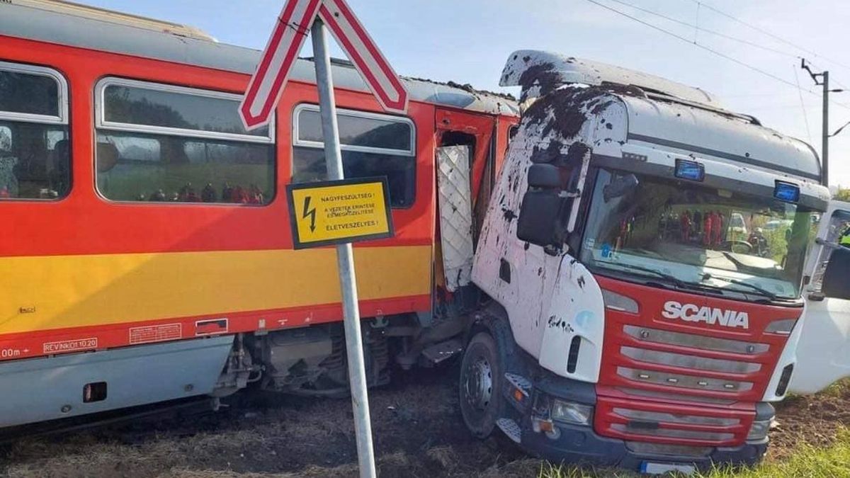 Tömegszerencsétlenség: 20 sérültet vittek kórházba Ikladról - megrázó részletek