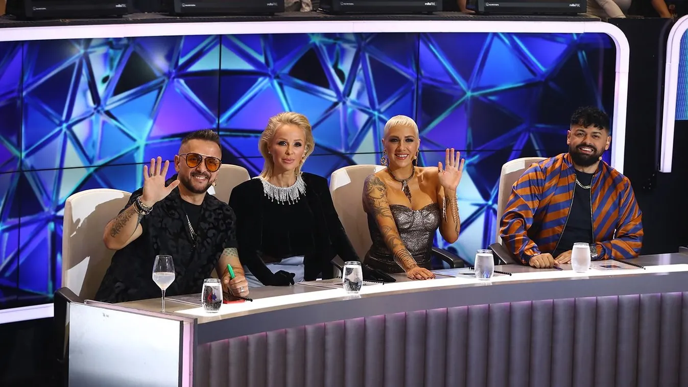 Köllő Babett és Tóth Gabi eszméletlenül szexi a stúdióban