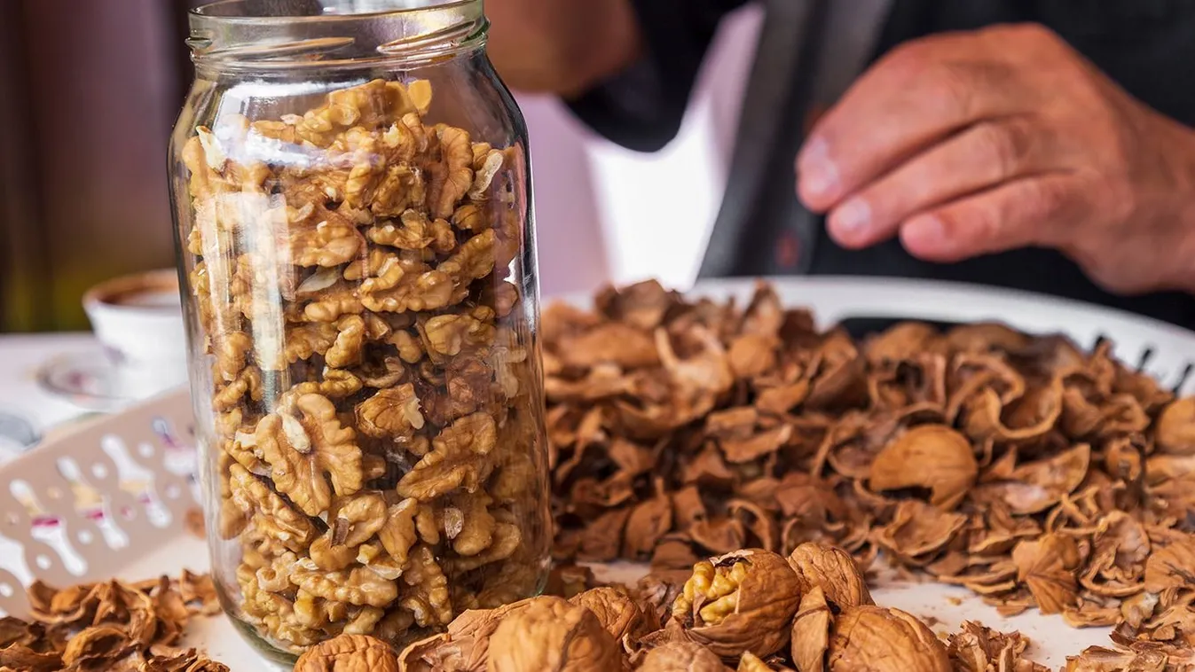 Így tárold télen a diót, és elkerüli a moly