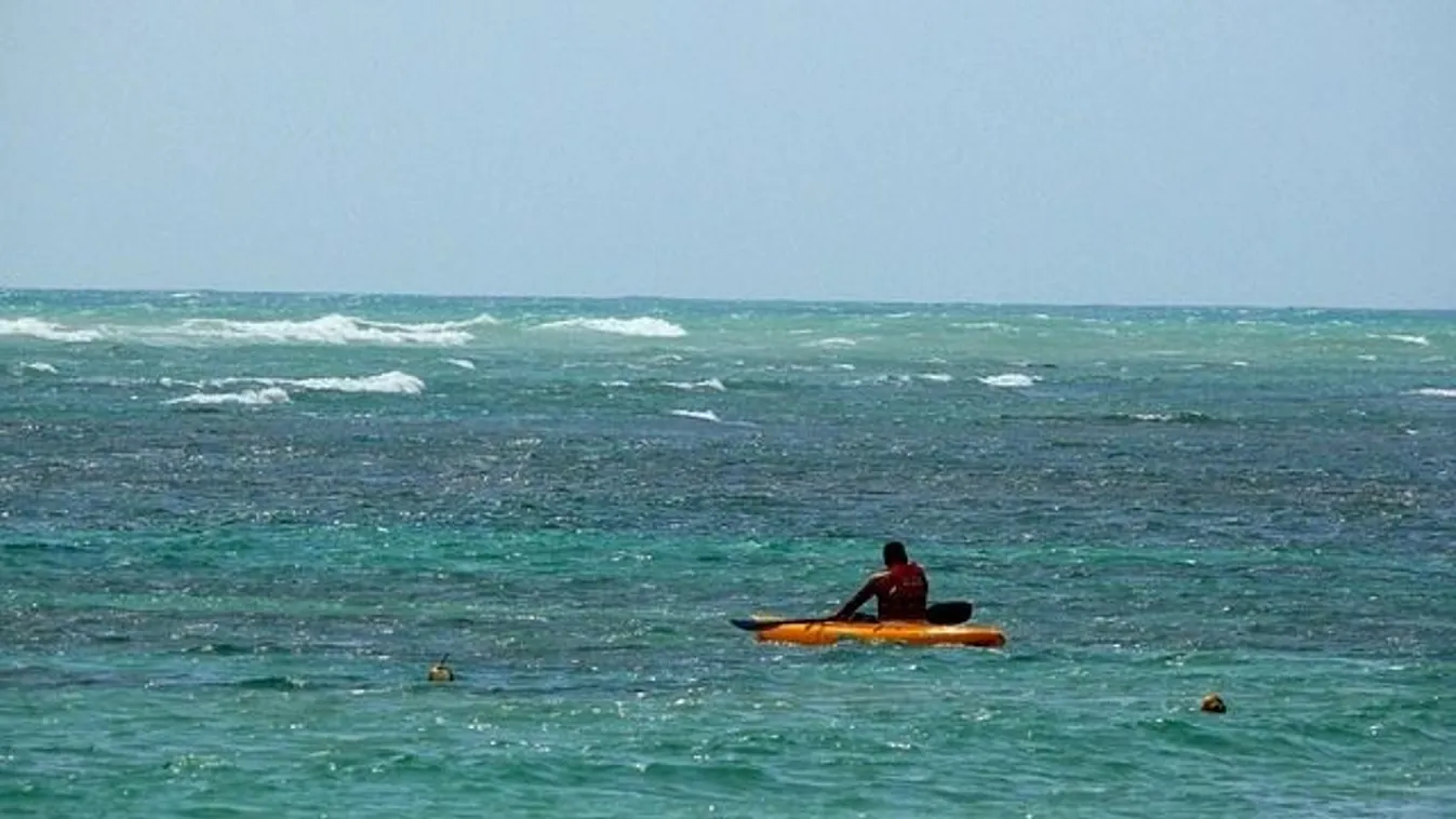 12 napot élt túl a tengeren egy felborult kajakos