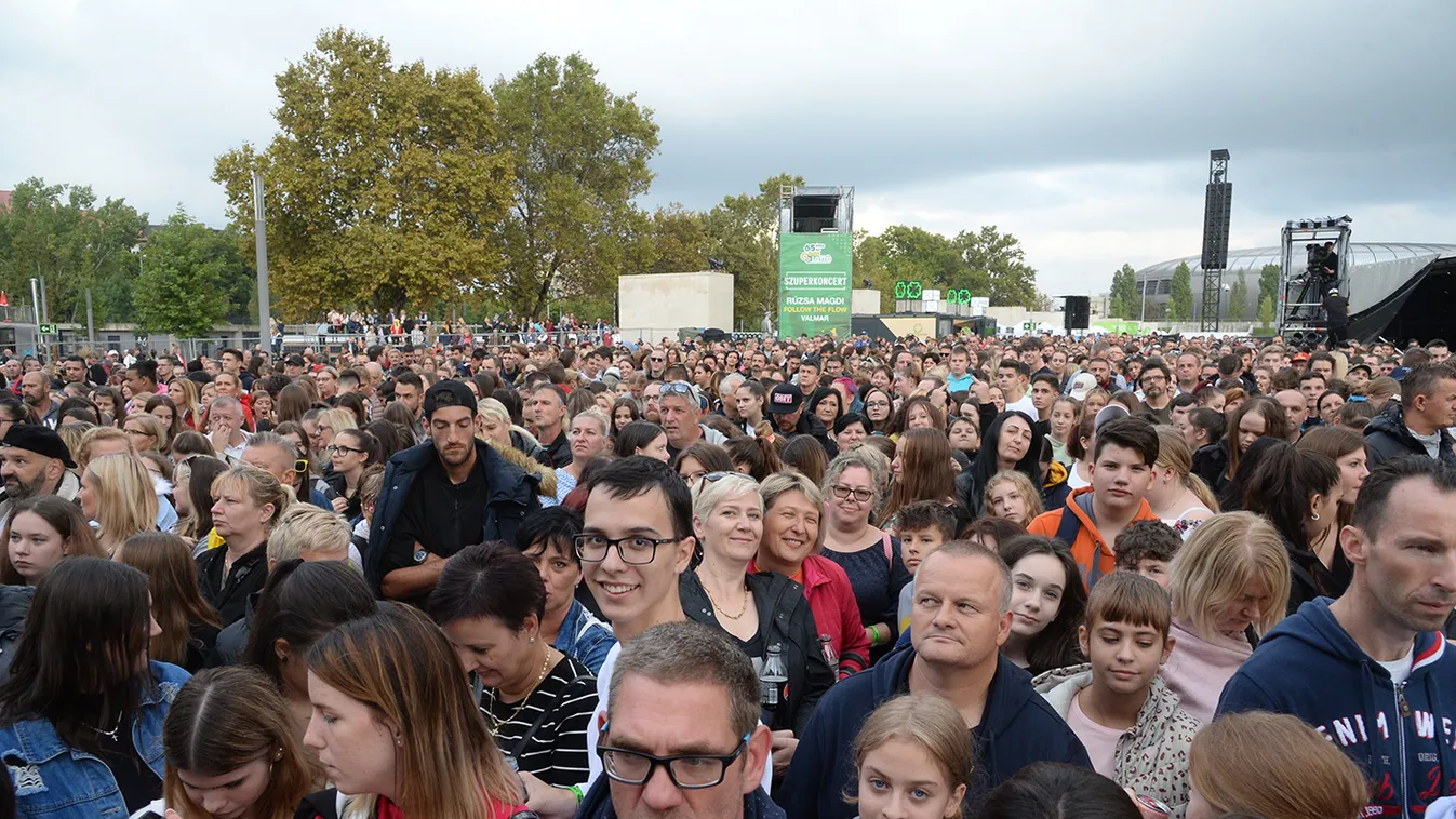 Több ezren kíváncsiak a Szuperkoncertre