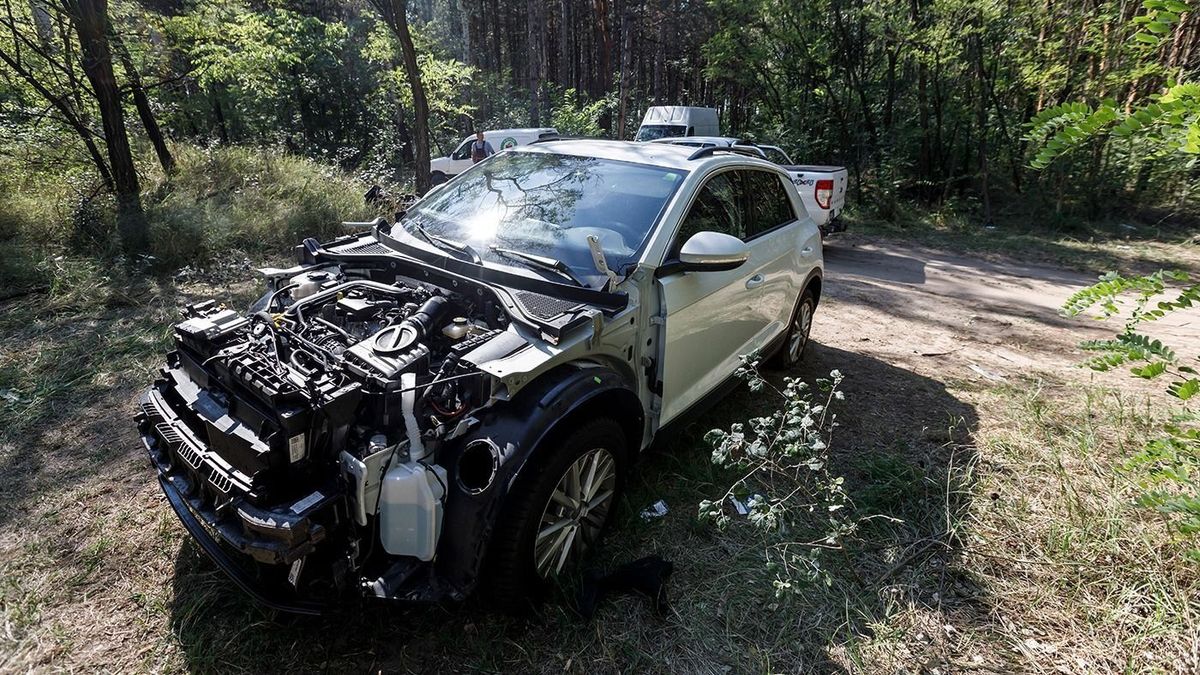 Visszakerülhetnek eredeti tulajdonosaikhoz az elhagyott csempészautók