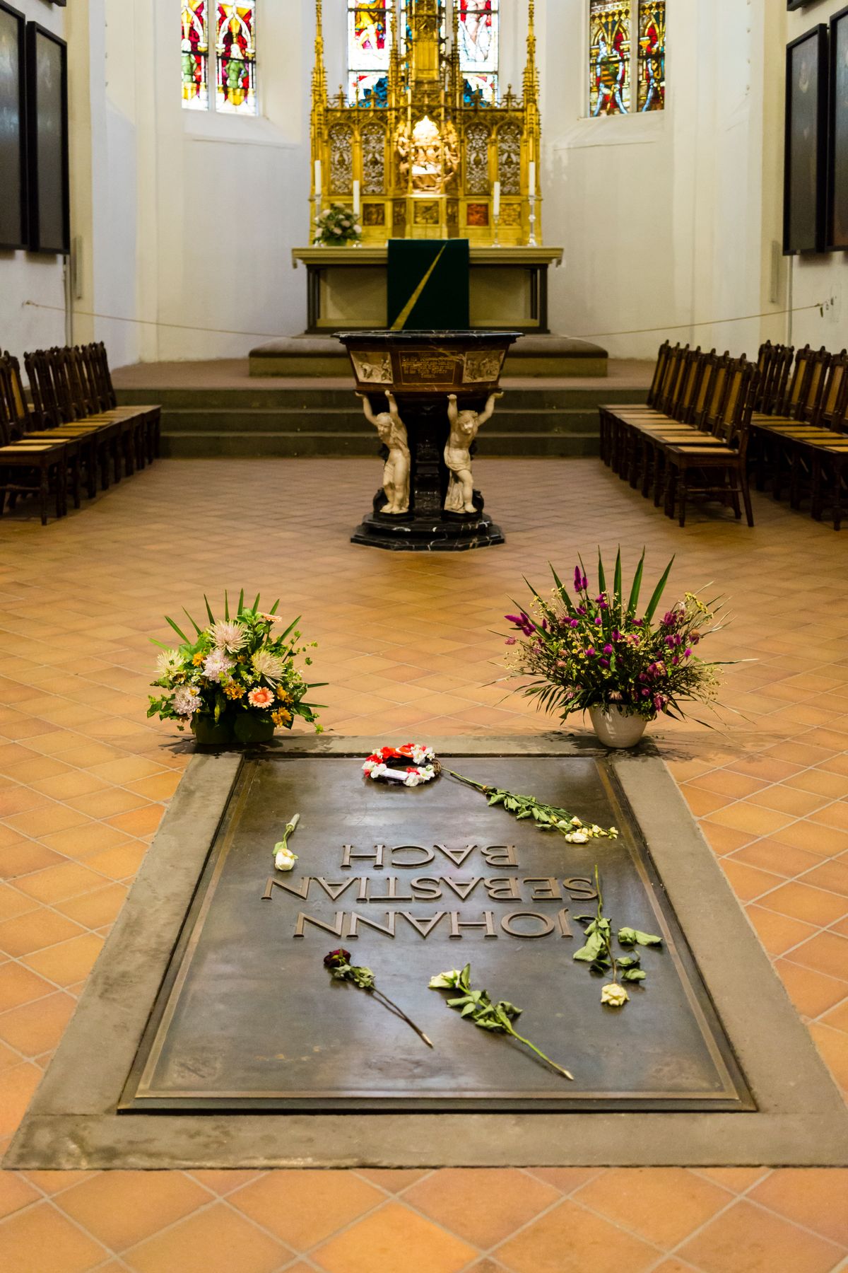 Tombstone of German Composer Johann Sebastian Bach at St. Thomas Church (Thomaskirche), Leipzig, Saxony, Germany.