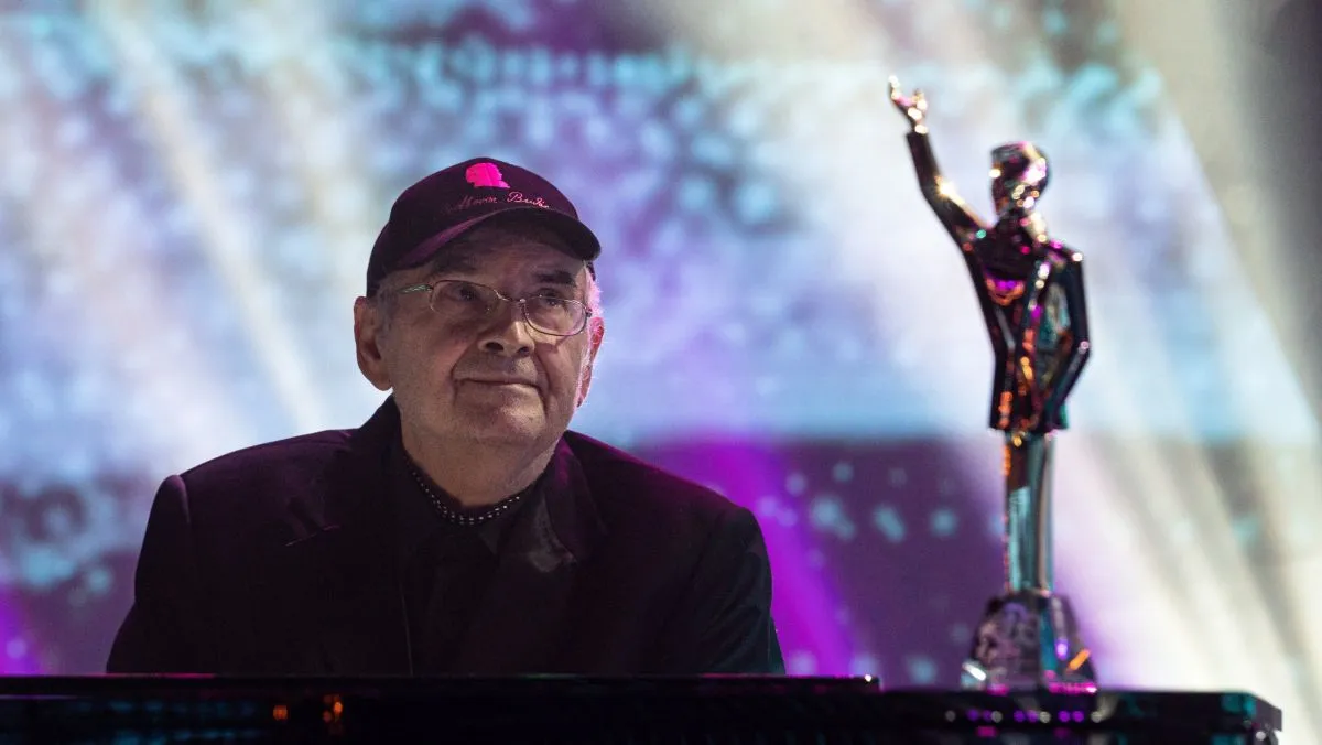 SZAKCSI LAKATOS Béla