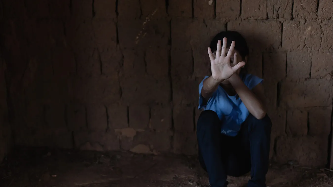 Ájultra erőszakolták a 17 éves lányt