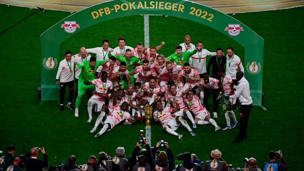 Öt hónapja nyertek kupát, de máig azt ünneplik?