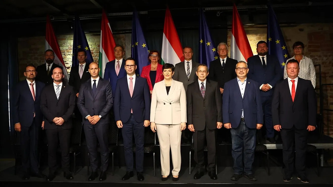 Az ilyen szankciópárti akciókért fizetik a dollárbaloldalt