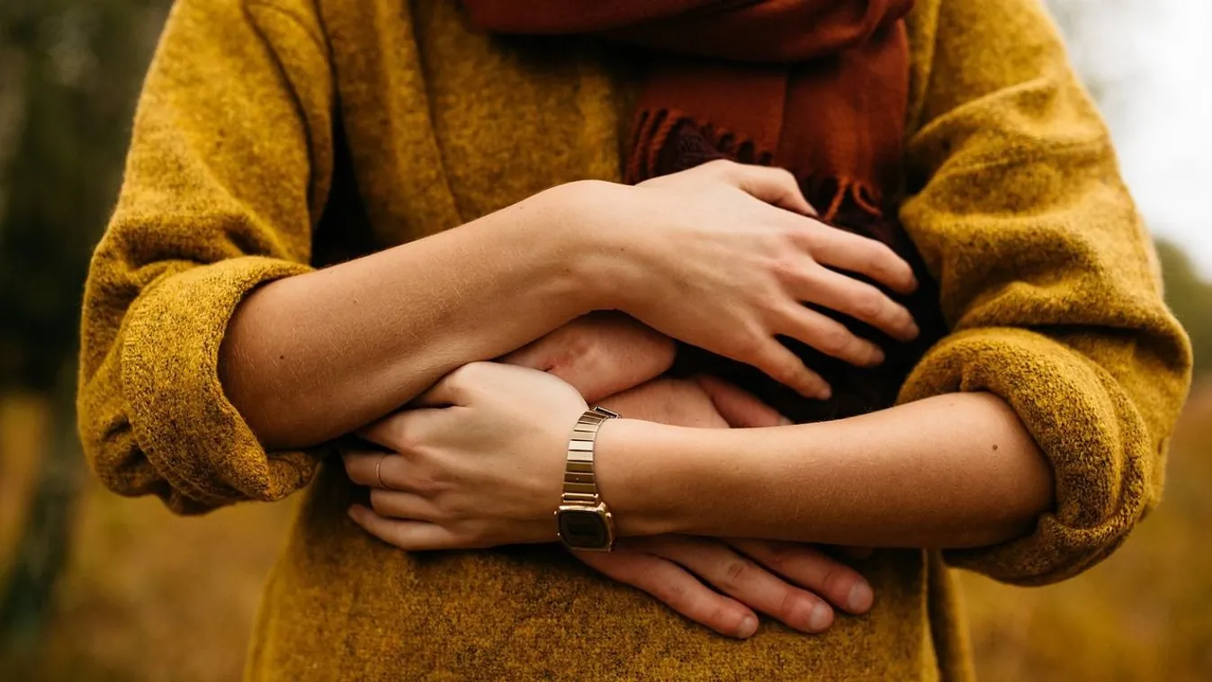 Ez történt a férfival, miután megölelte az utcán egy nő