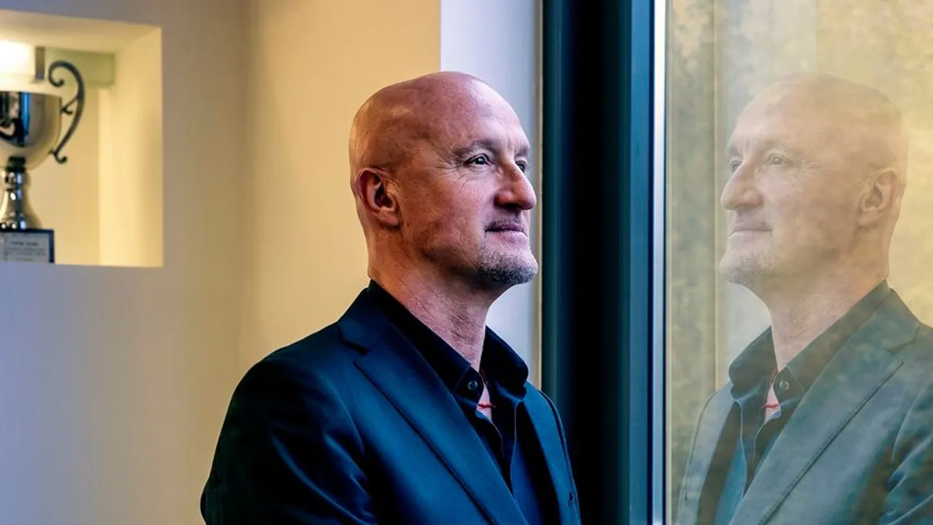 Főhet Rossi feje, sosem látott válogatottal kísérletezik